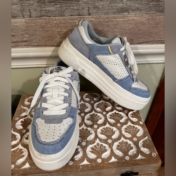 Le Tigre Platform Sneakers - Picture 7 of 11